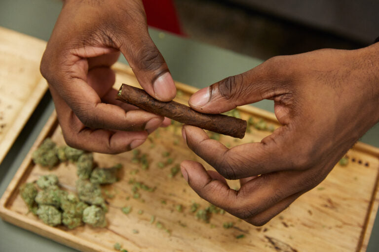 How to Roll Your First Blunt: A Beginner’s Guide